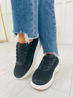 Tread The Line Sneakers in Black/White