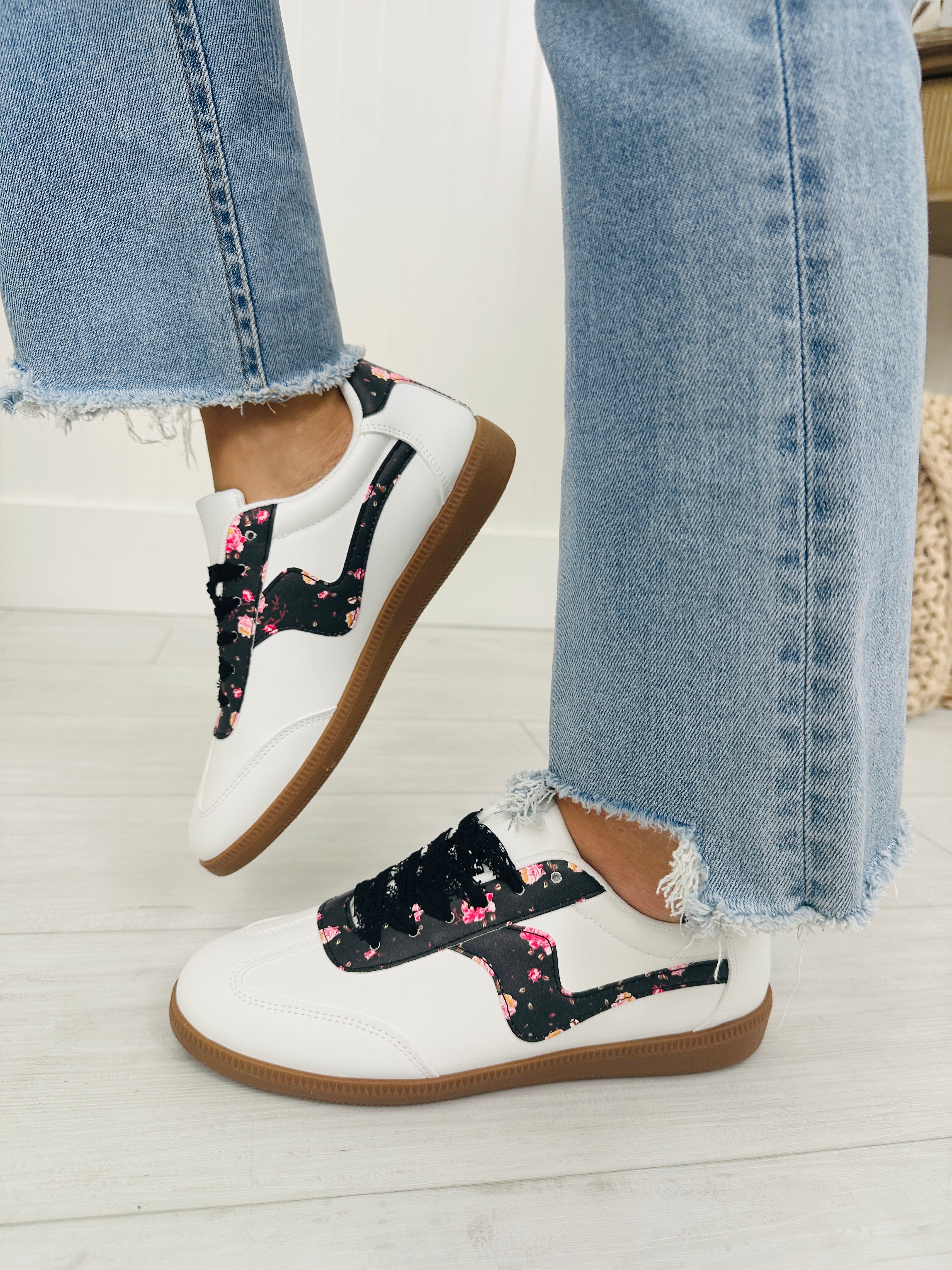 Runway Bloom Sneakers in Black/White