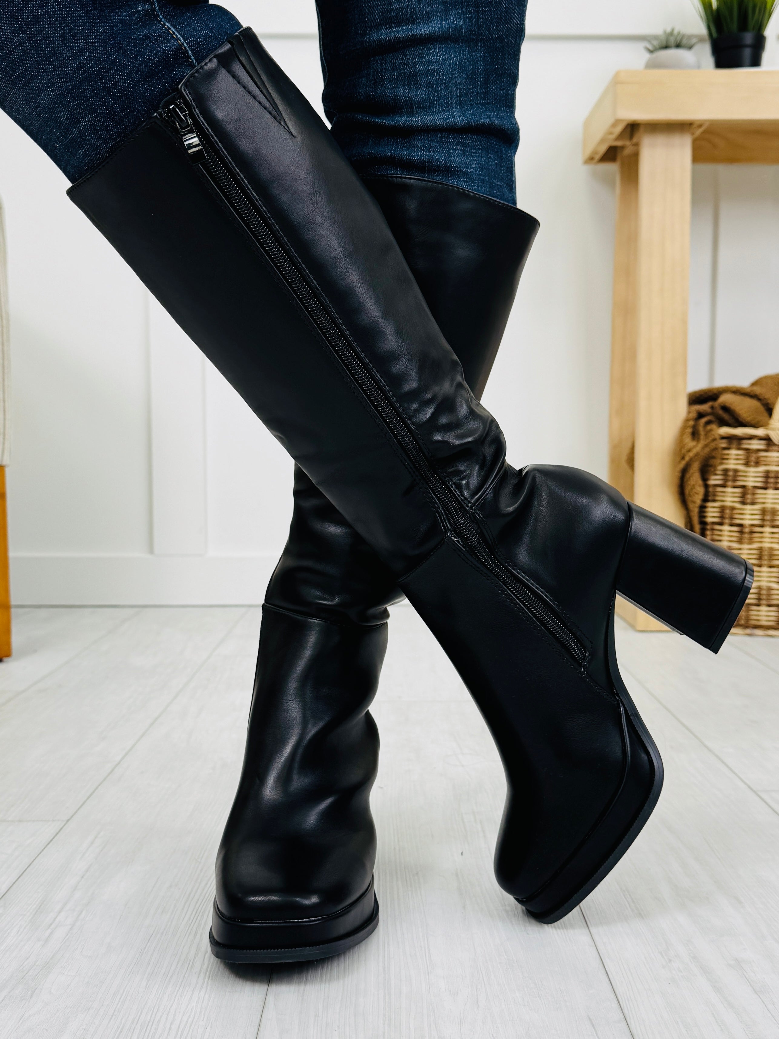 Rebel Reach Boots in Black