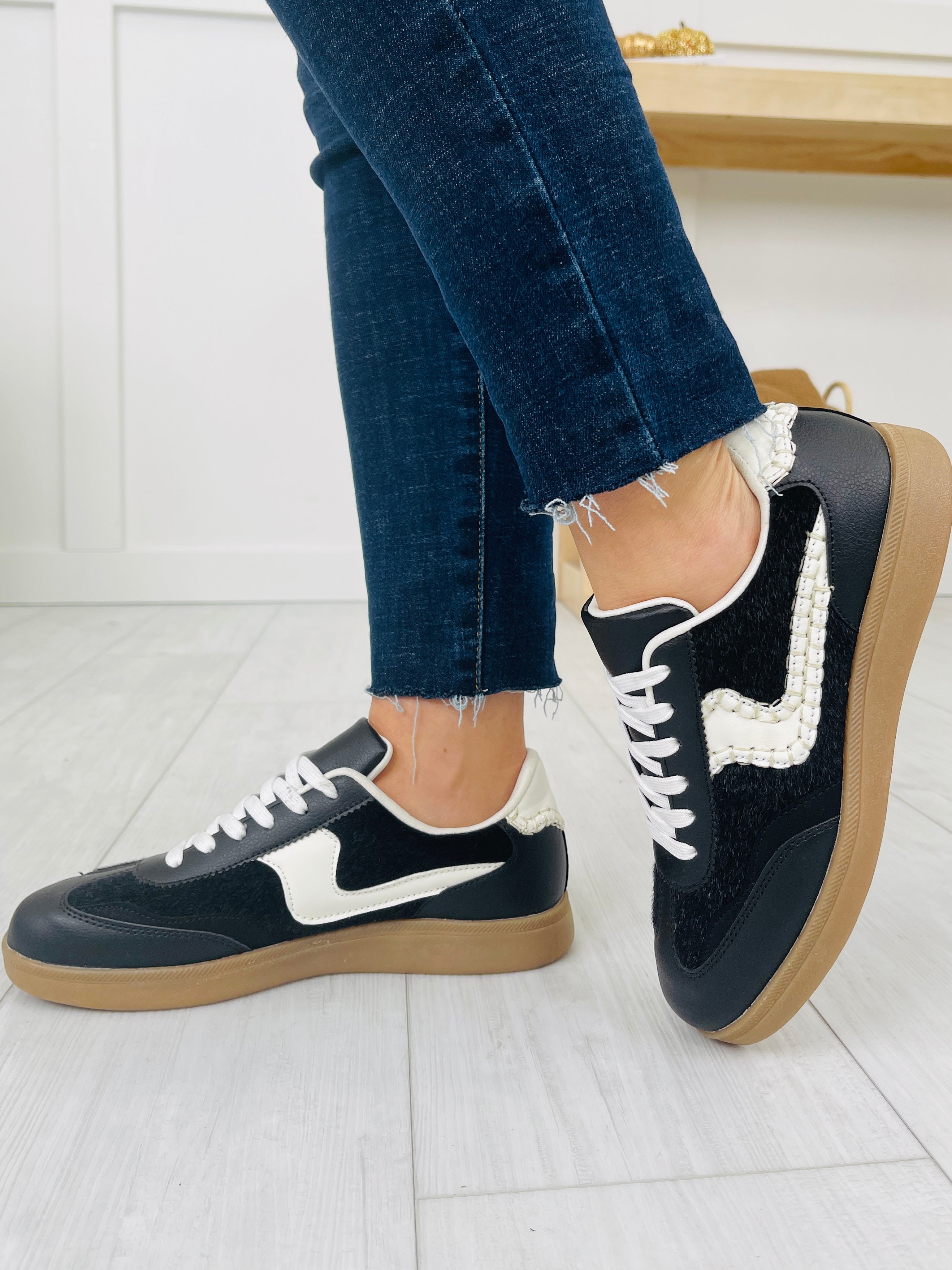 The Jetset Sneakers in Black