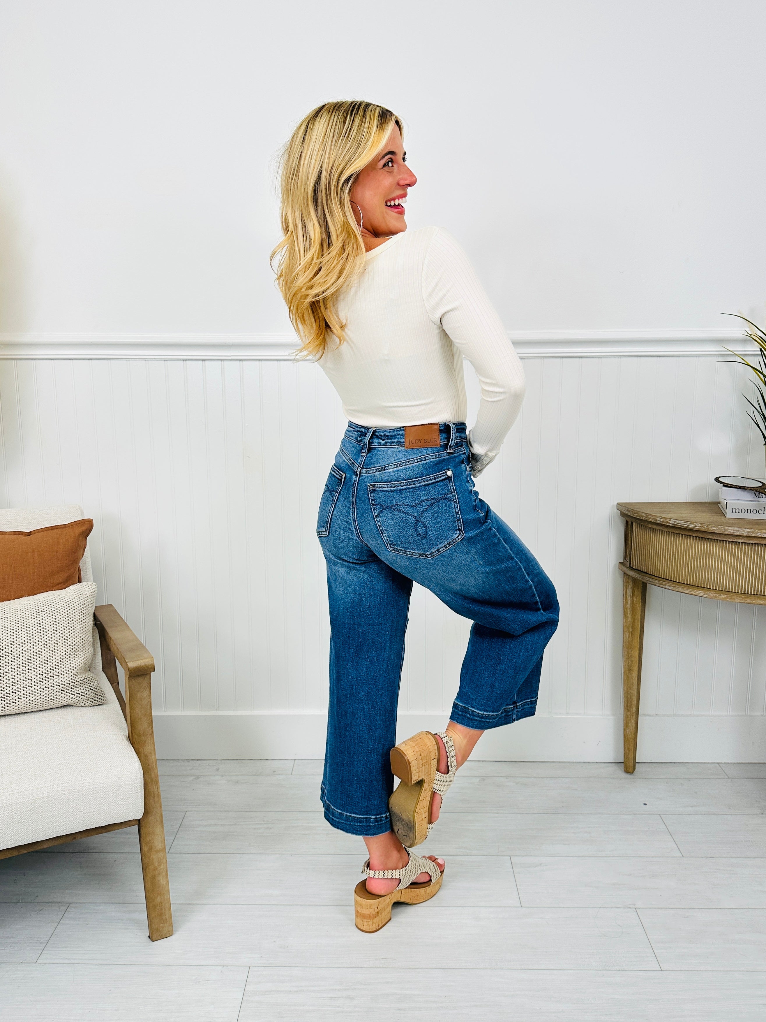 Judy Blue Places To Be Wide Leg Cropped Jeans