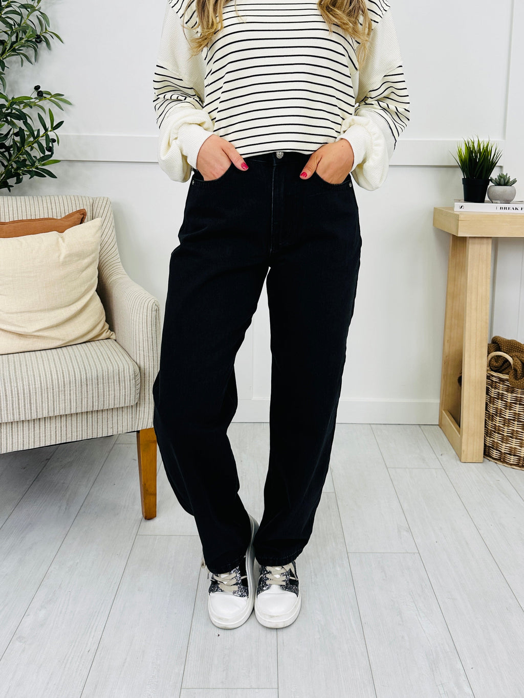 Judy Blue Bold & Barrel Rigid Magic Barrel Jeans