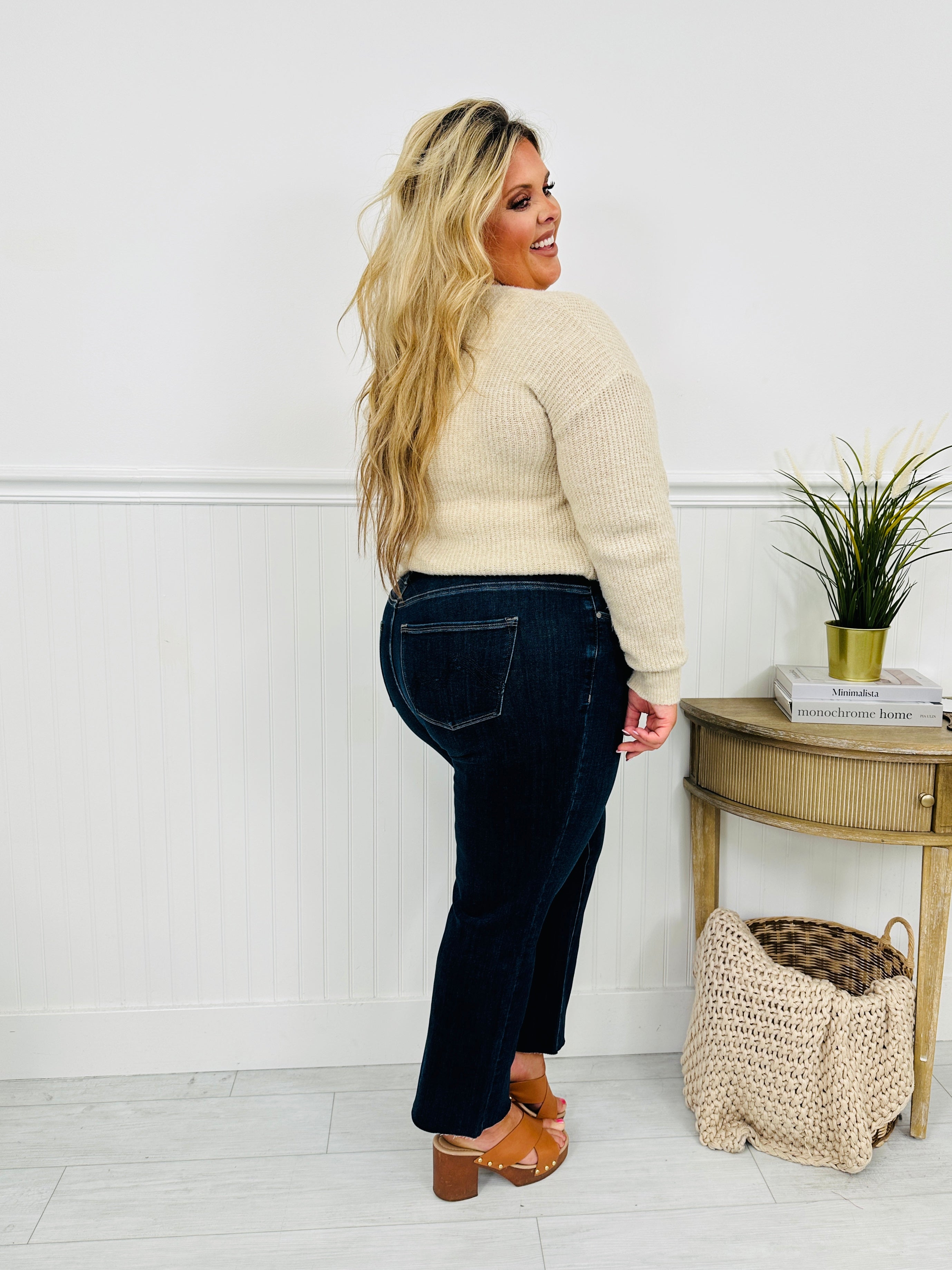 Feeling Fall Cropped Straight Tummy Control Jeans
