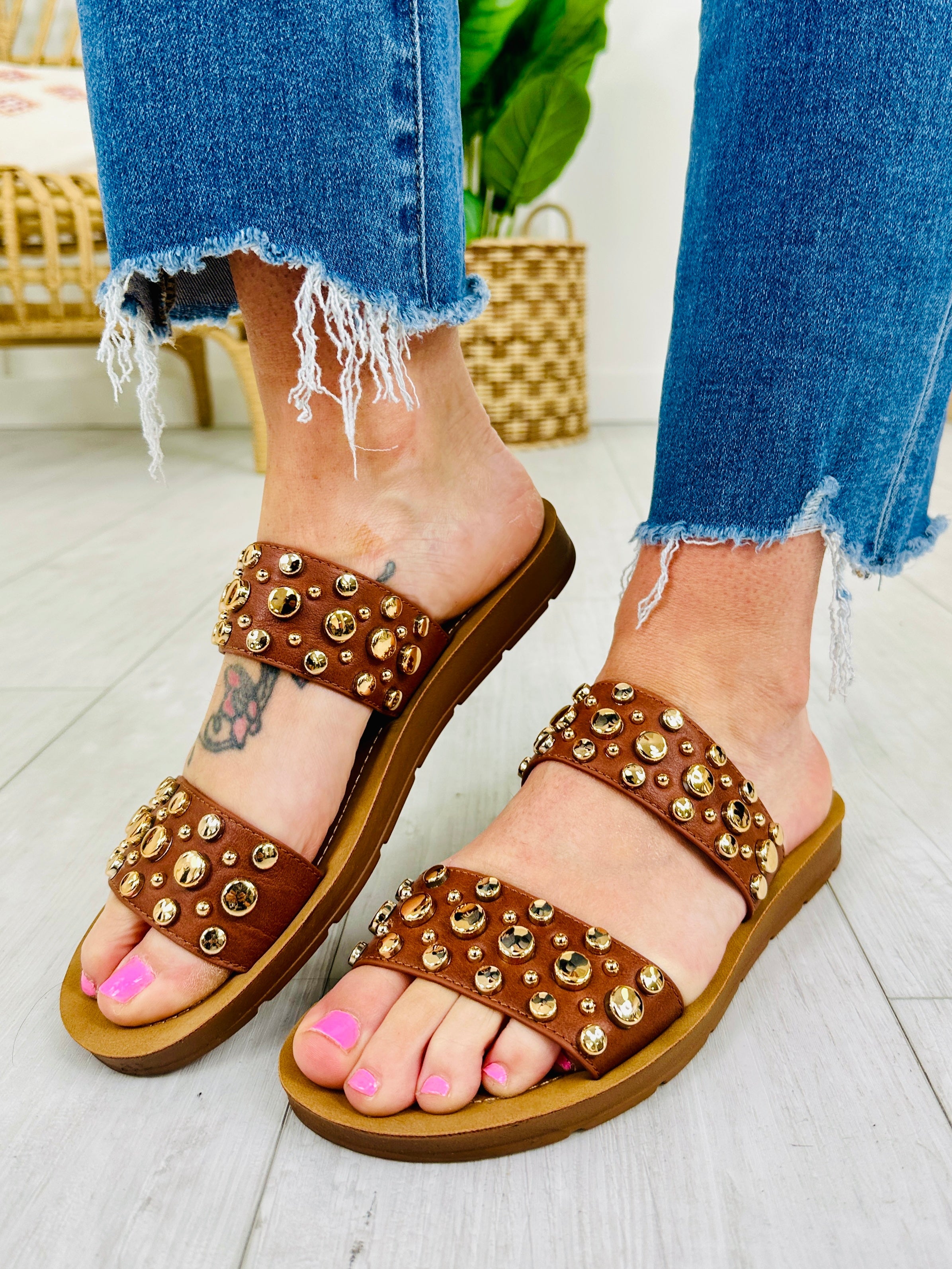 Dazzle Steps Sandals In Cognac