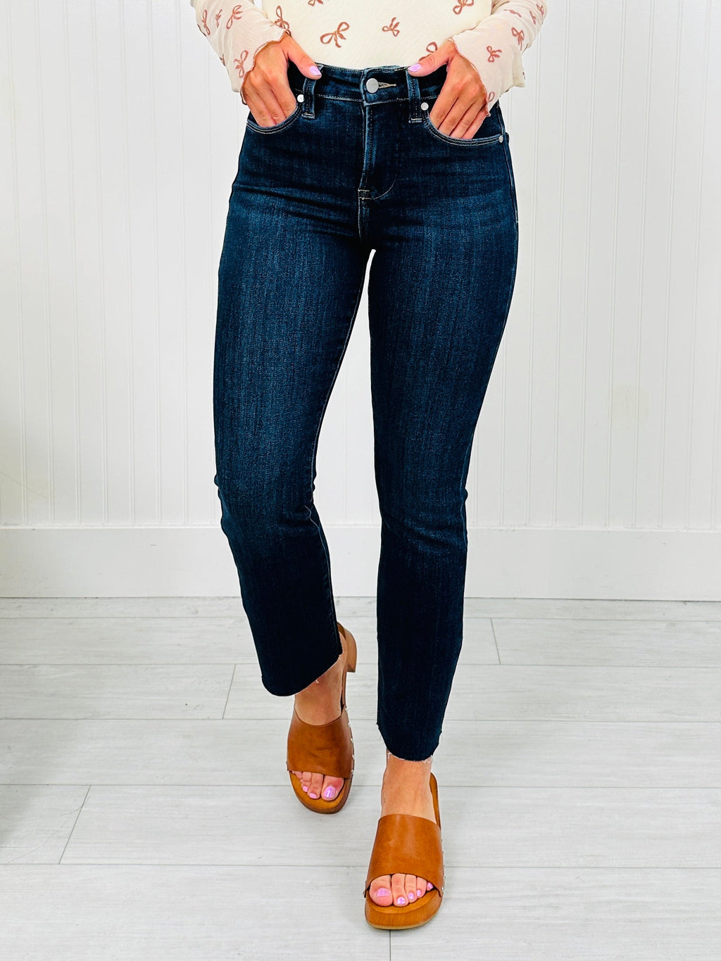 Feeling Fall Cropped Straight Tummy Control Jeans