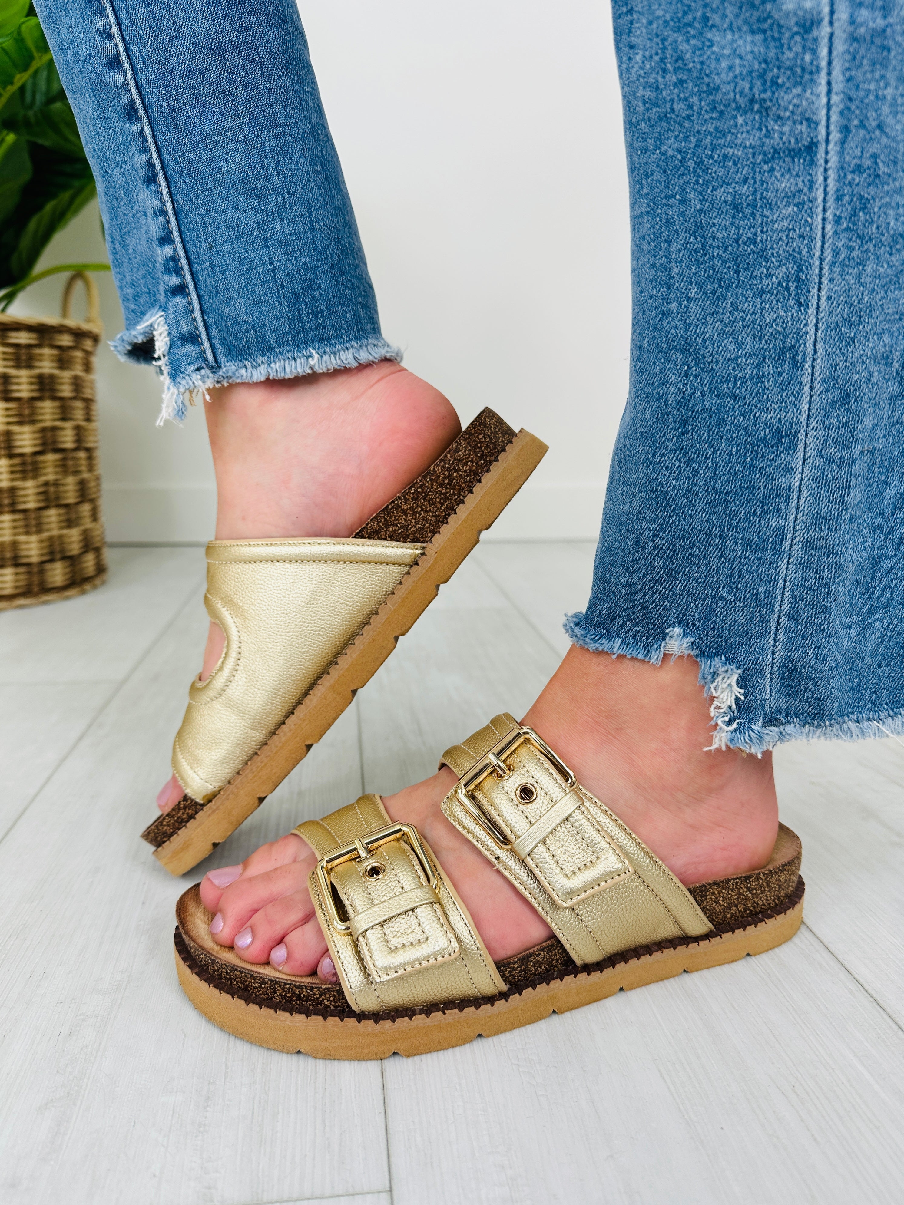 Shoreline Steps Sandals in Gold