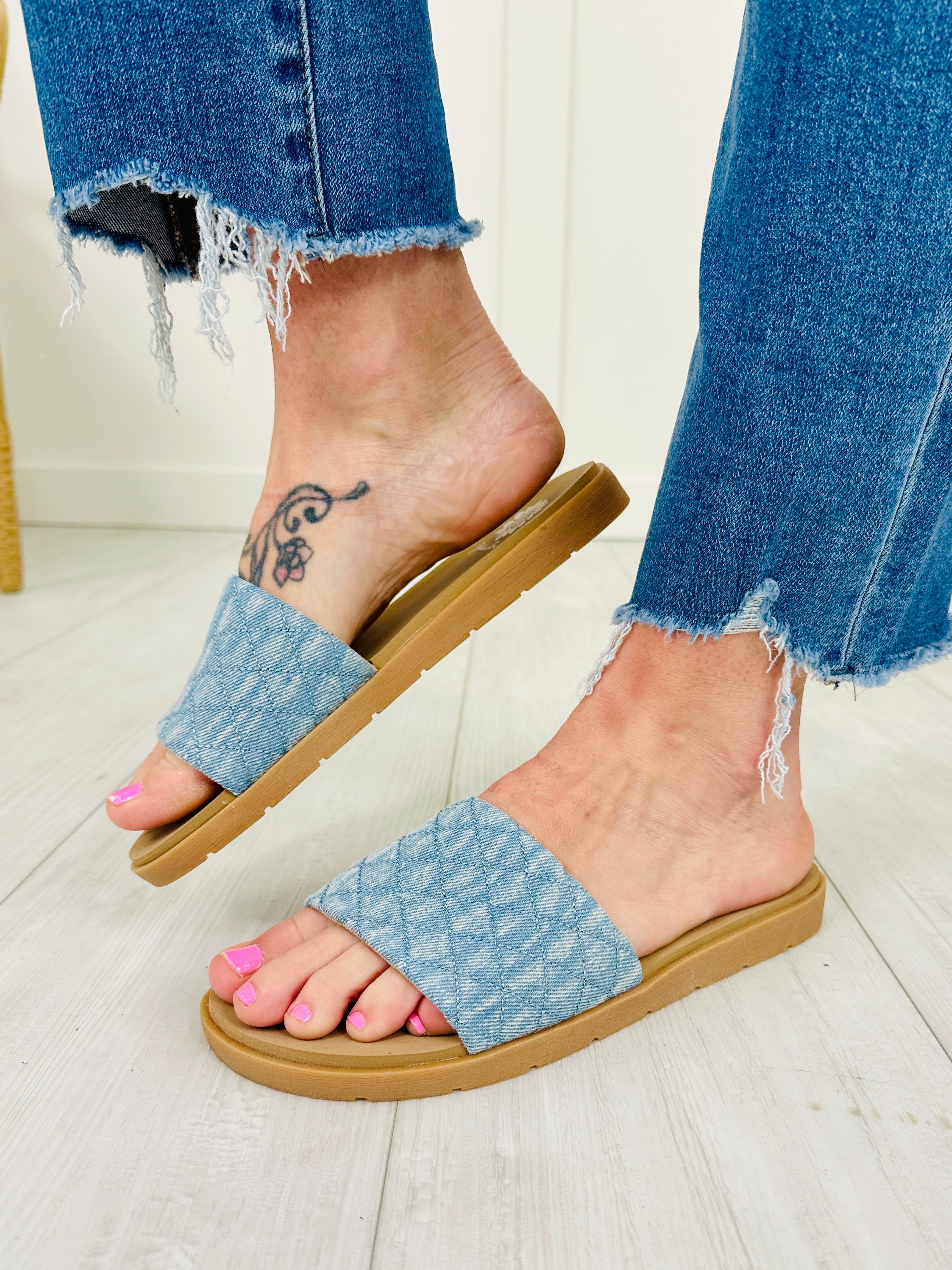 Coastal Quilts Sandals in Light Denim