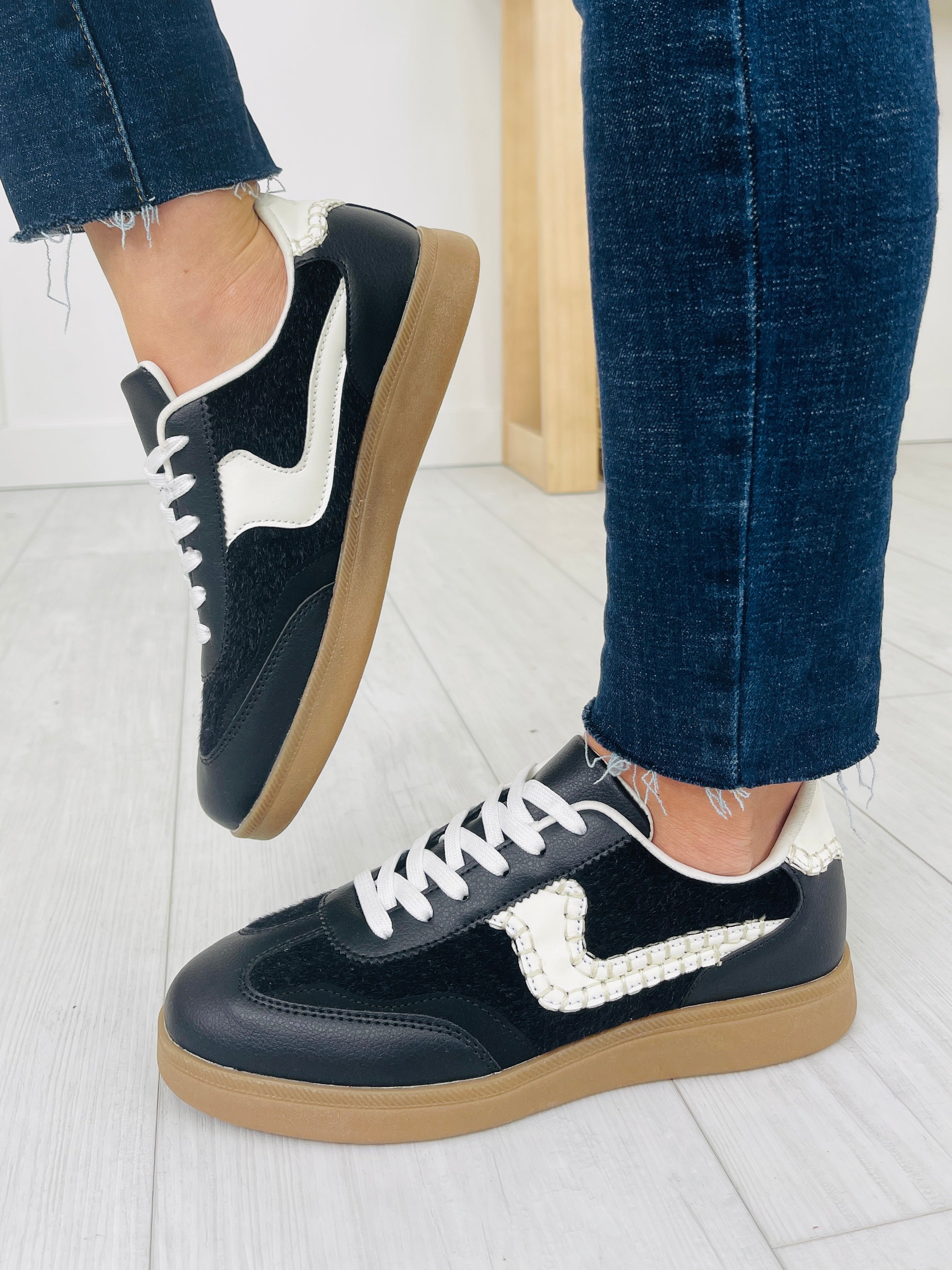 The Jetset Sneakers in Black