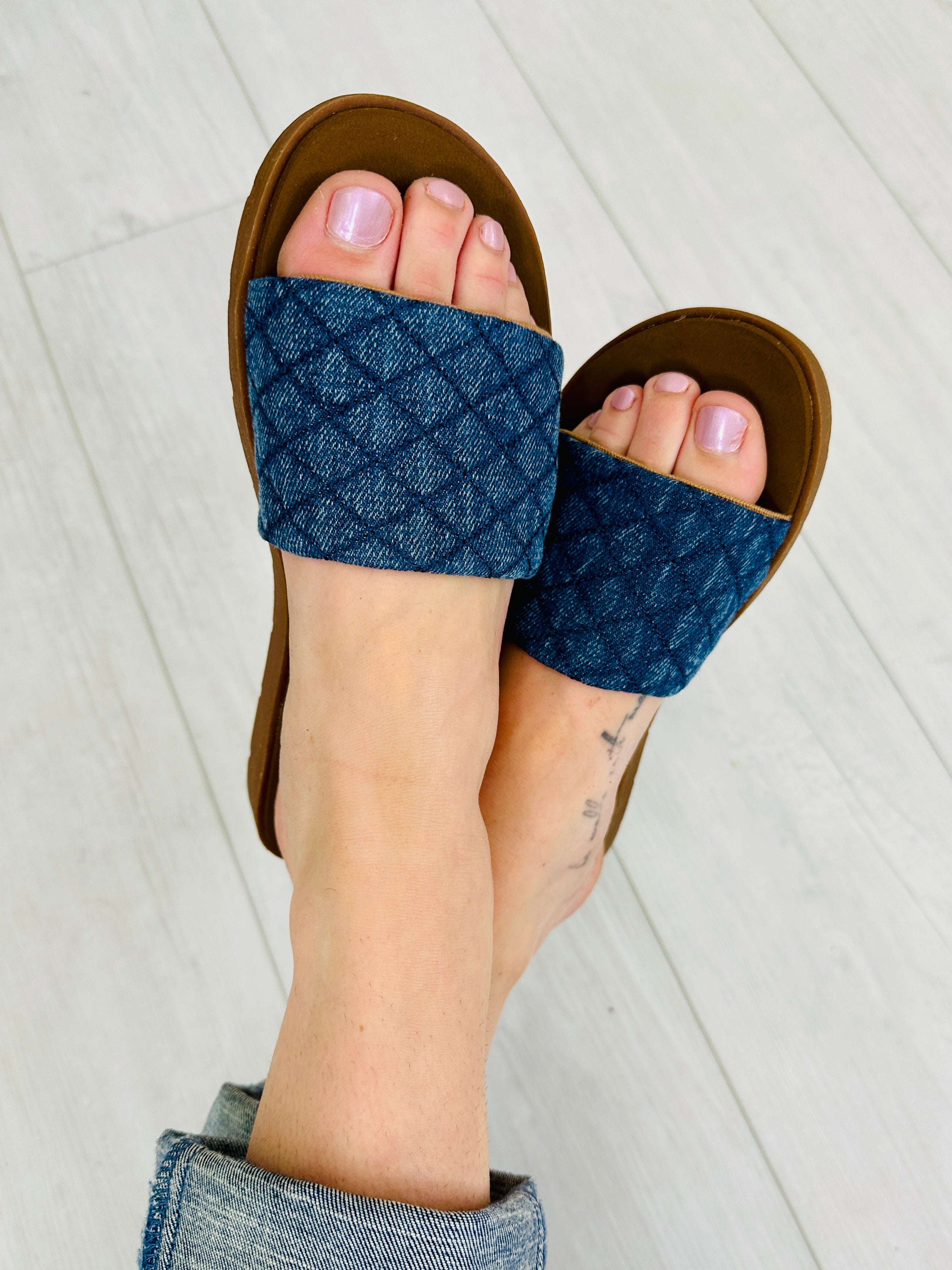 Coastal Quilts Sandals in Navy