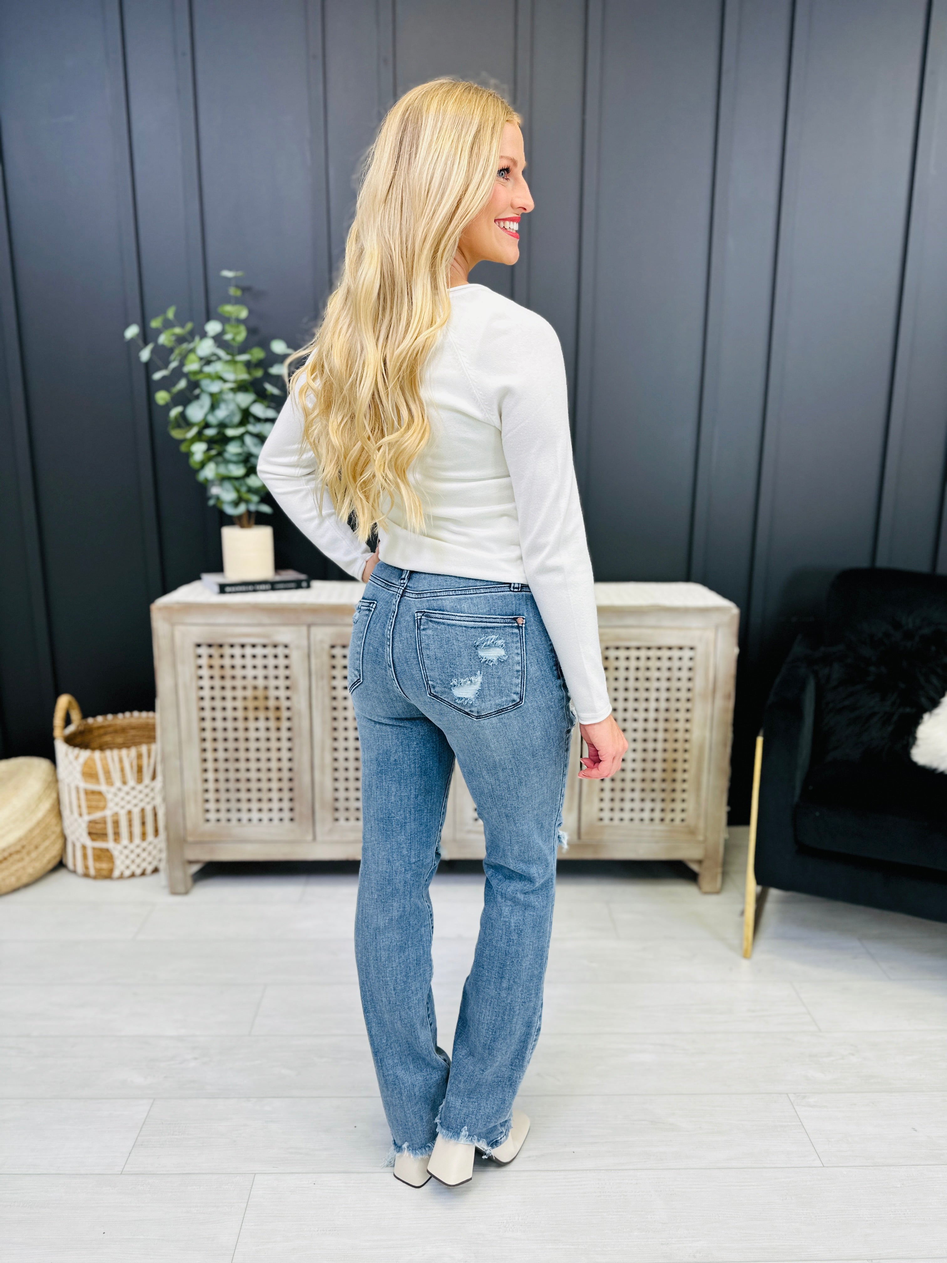 Judy Blue REG/CURVY Get Something Straight Mid Rise Jeans