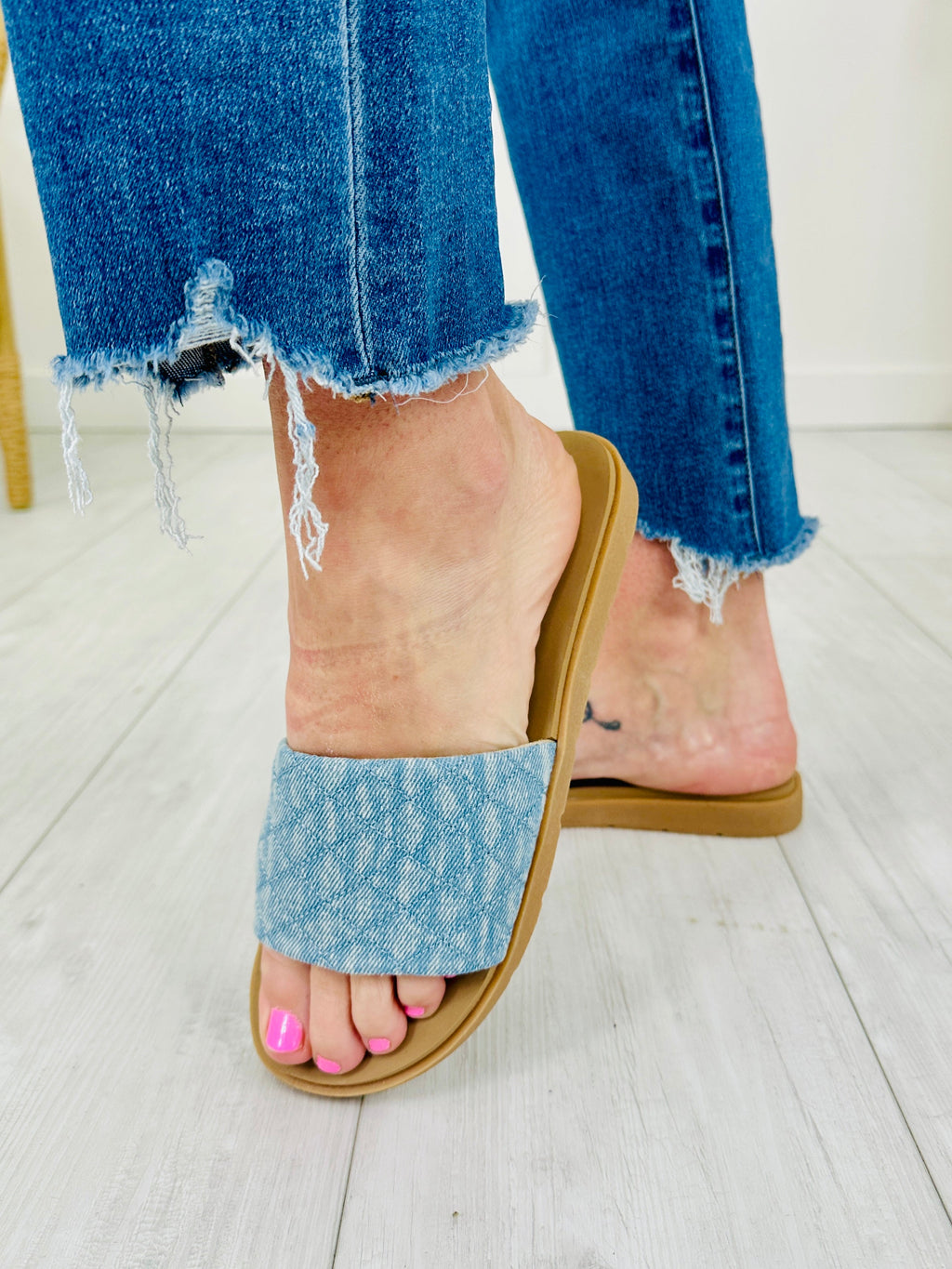 Coastal Quilts Sandals in Light Denim