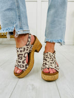 Sunkissed Stride Wedges In Tan Sparkle Leopard