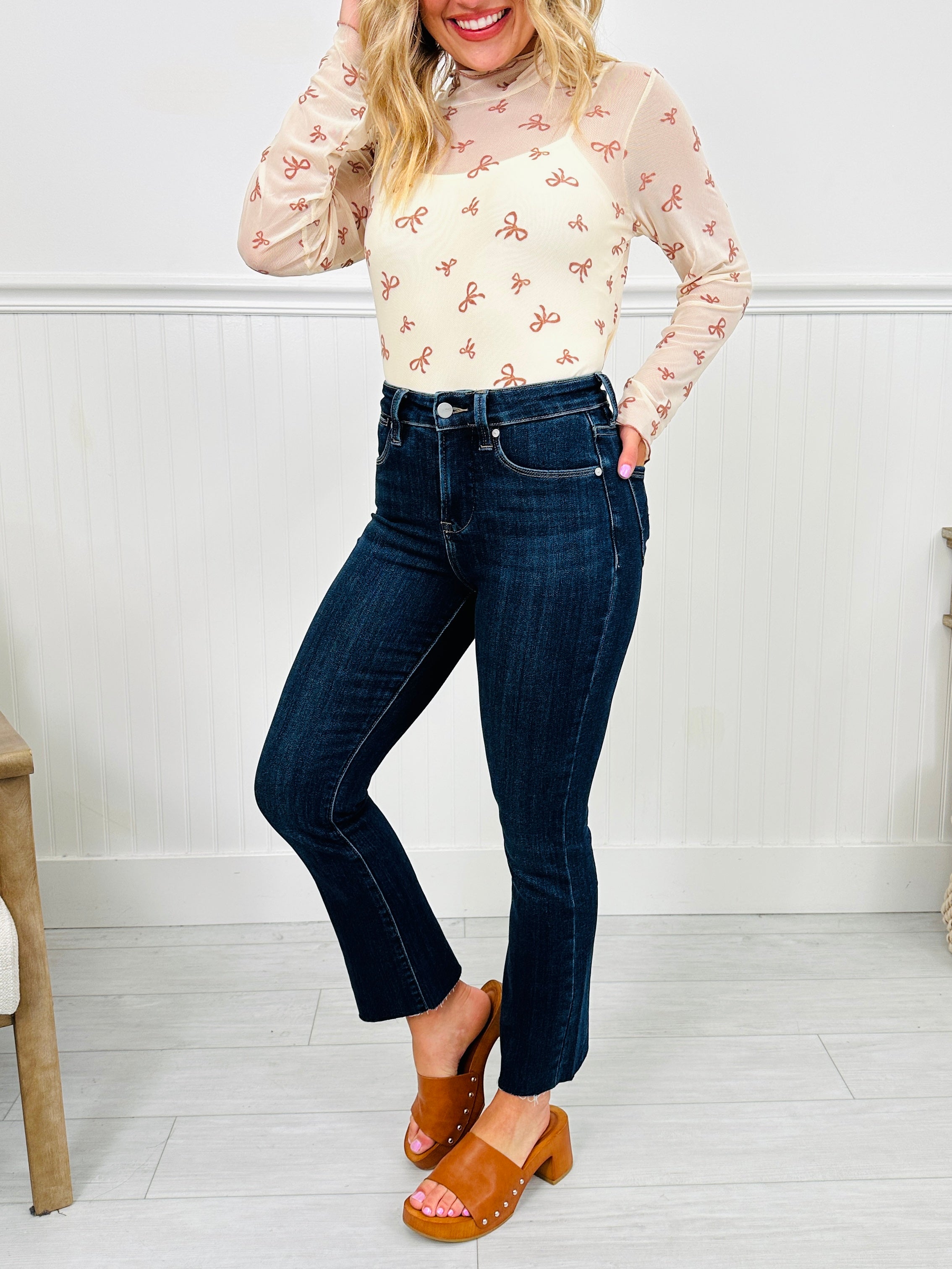 Feeling Fall Cropped Straight Tummy Control Jeans