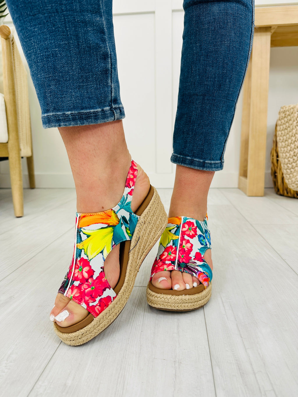 Hibiscus Heights Wedges In White Floral Multi