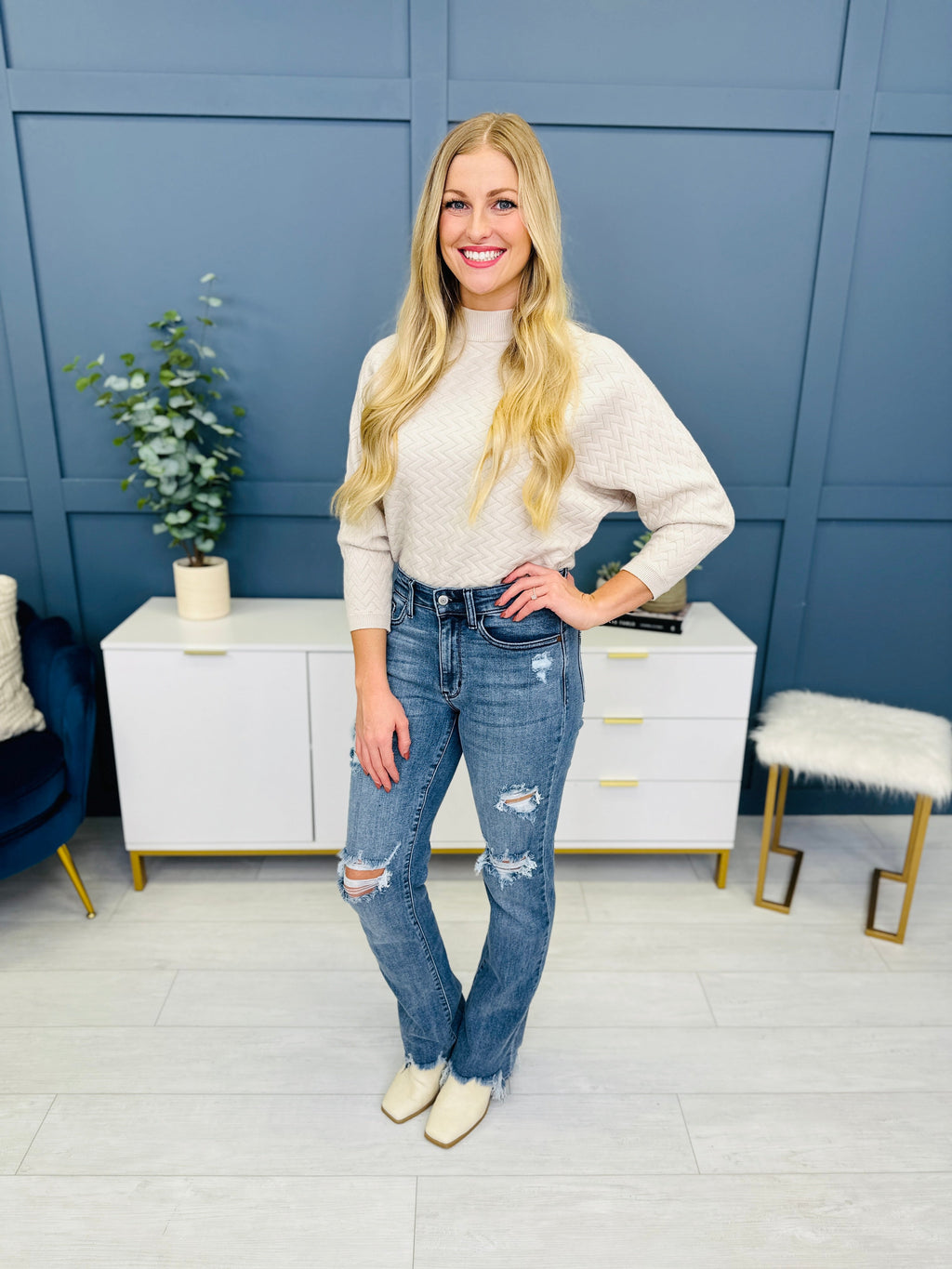 Judy Blue REG/CURVY Get Something Straight Mid Rise Jeans