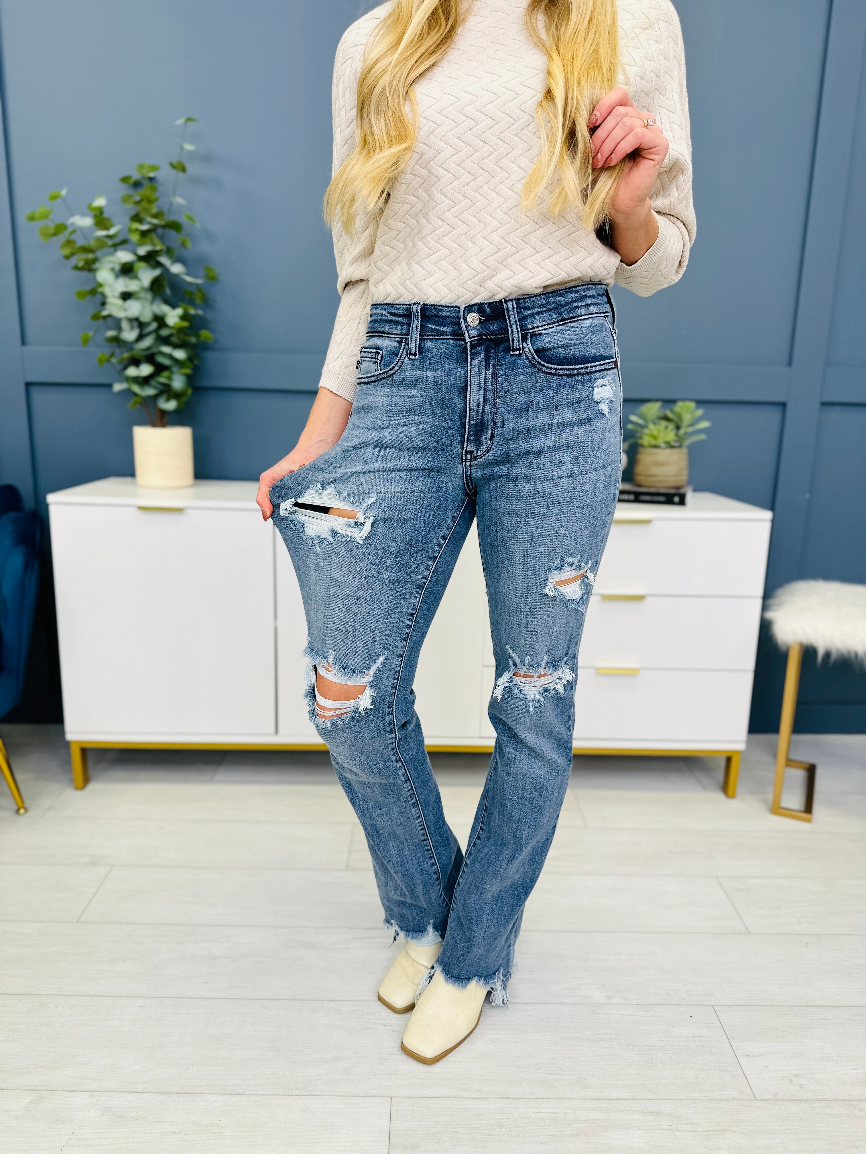 Judy Blue REG/CURVY Get Something Straight Mid Rise Jeans