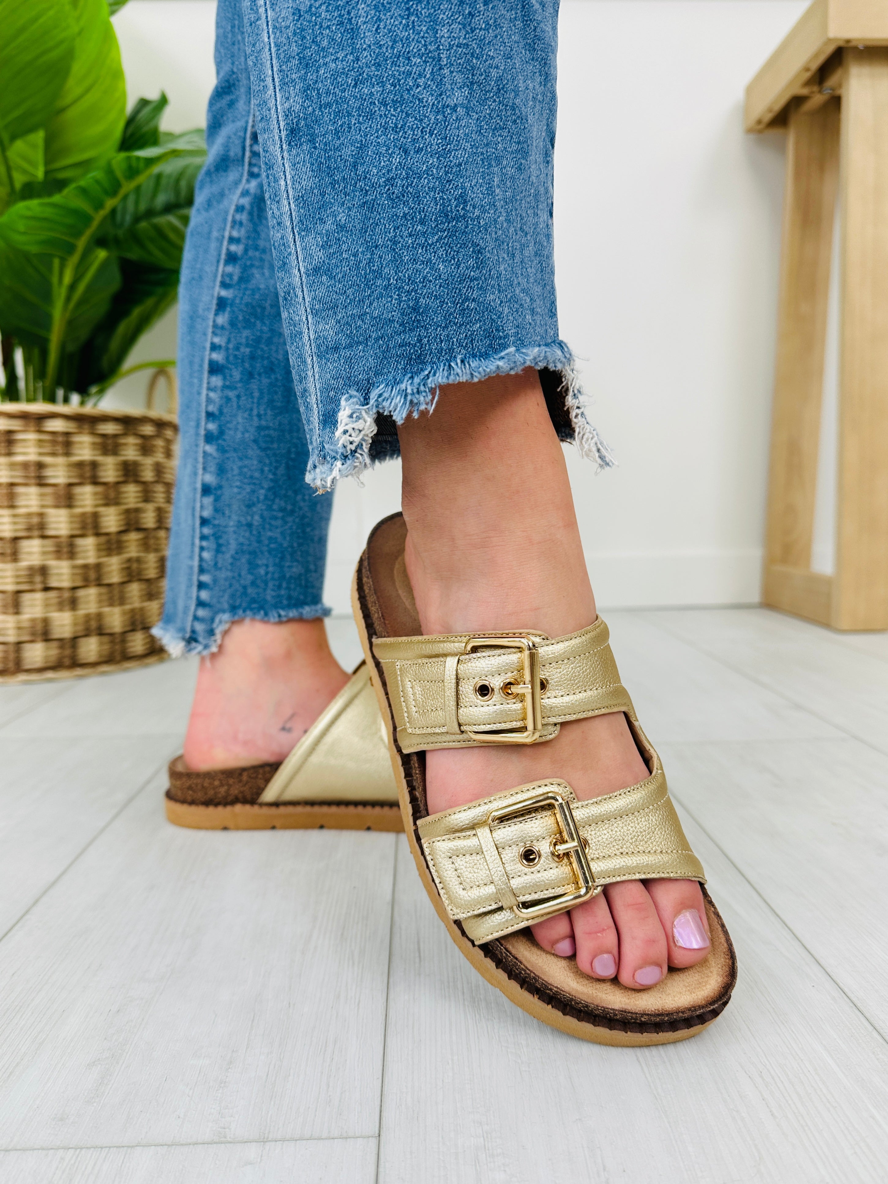 Shoreline Steps Sandals in Gold