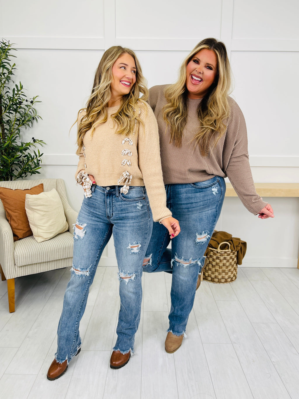 Judy Blue REG/CURVY Get Something Straight Mid Rise Jeans