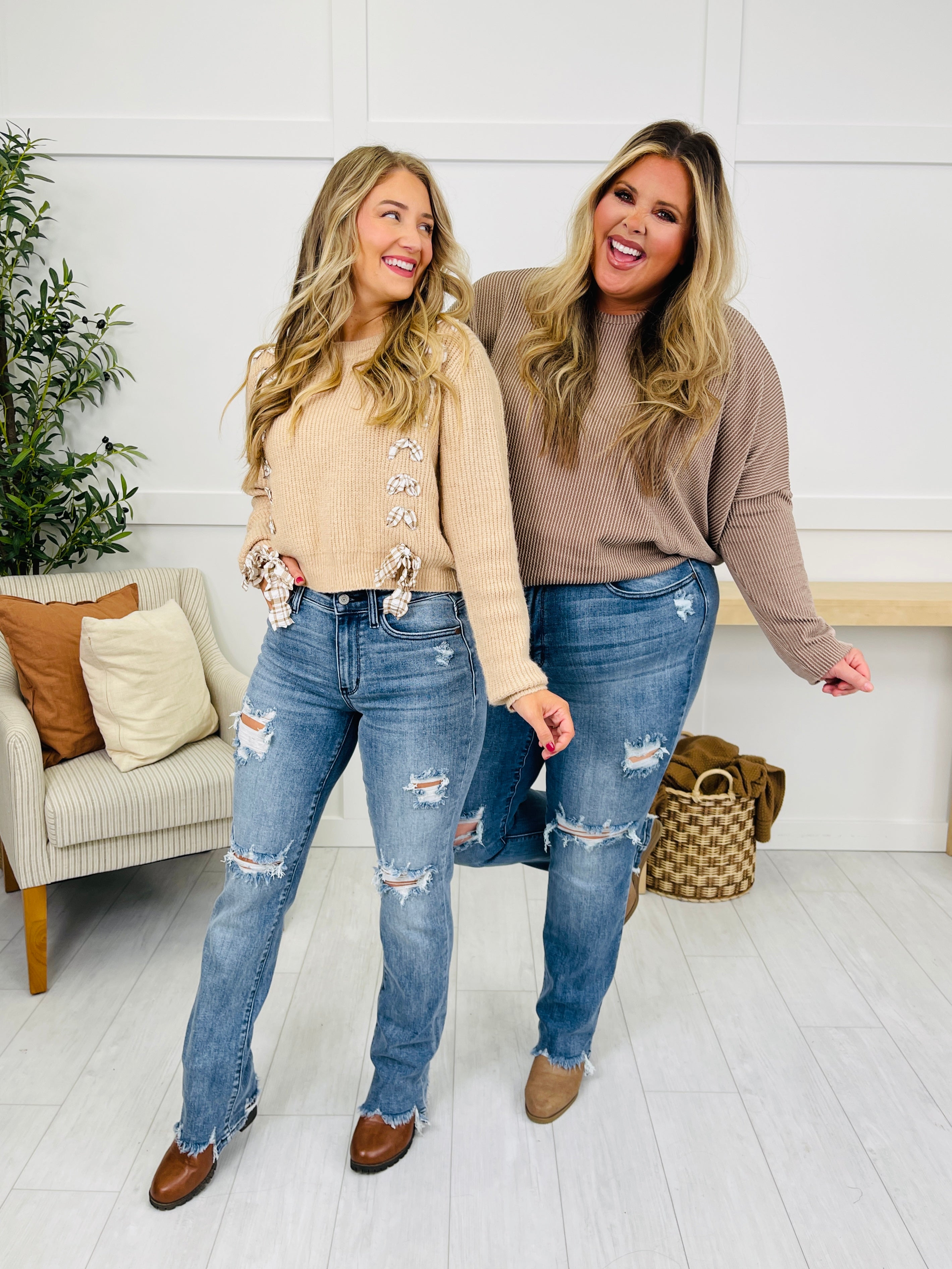 Judy Blue REG/CURVY Get Something Straight Mid Rise Jeans