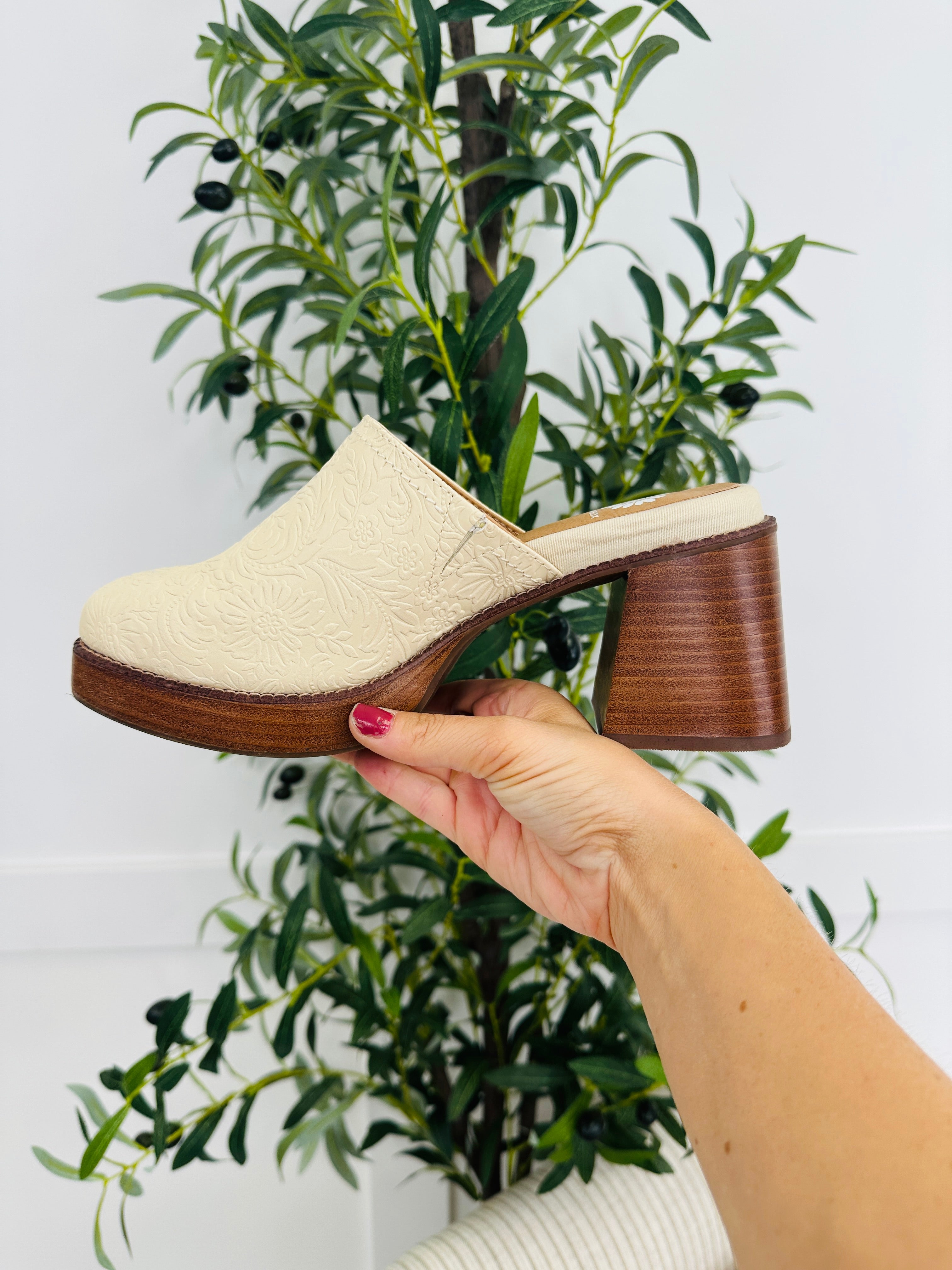 Step Into Forever Clogs in Ivory
