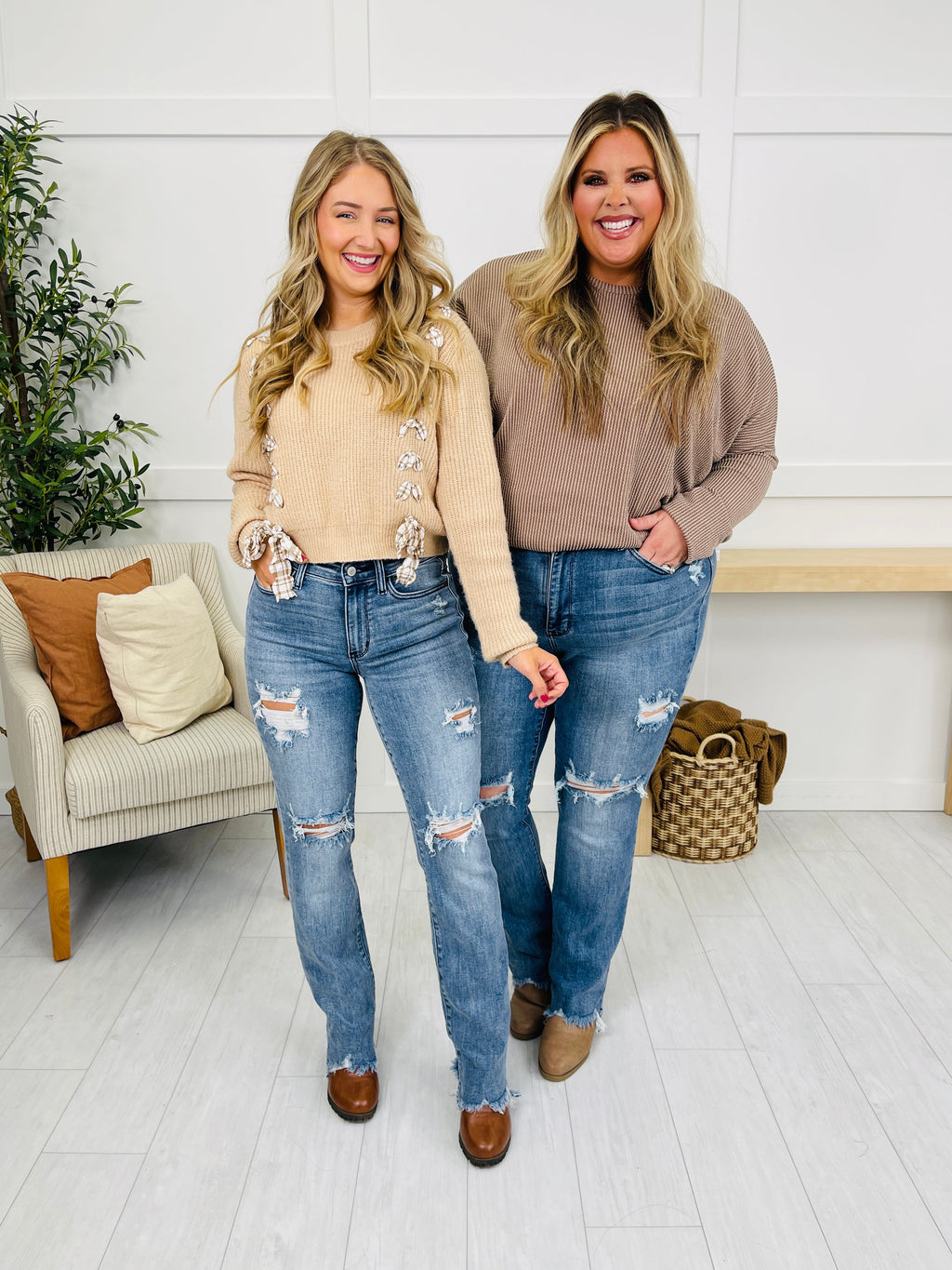 Judy Blue REG/CURVY Get Something Straight Mid Rise Jeans