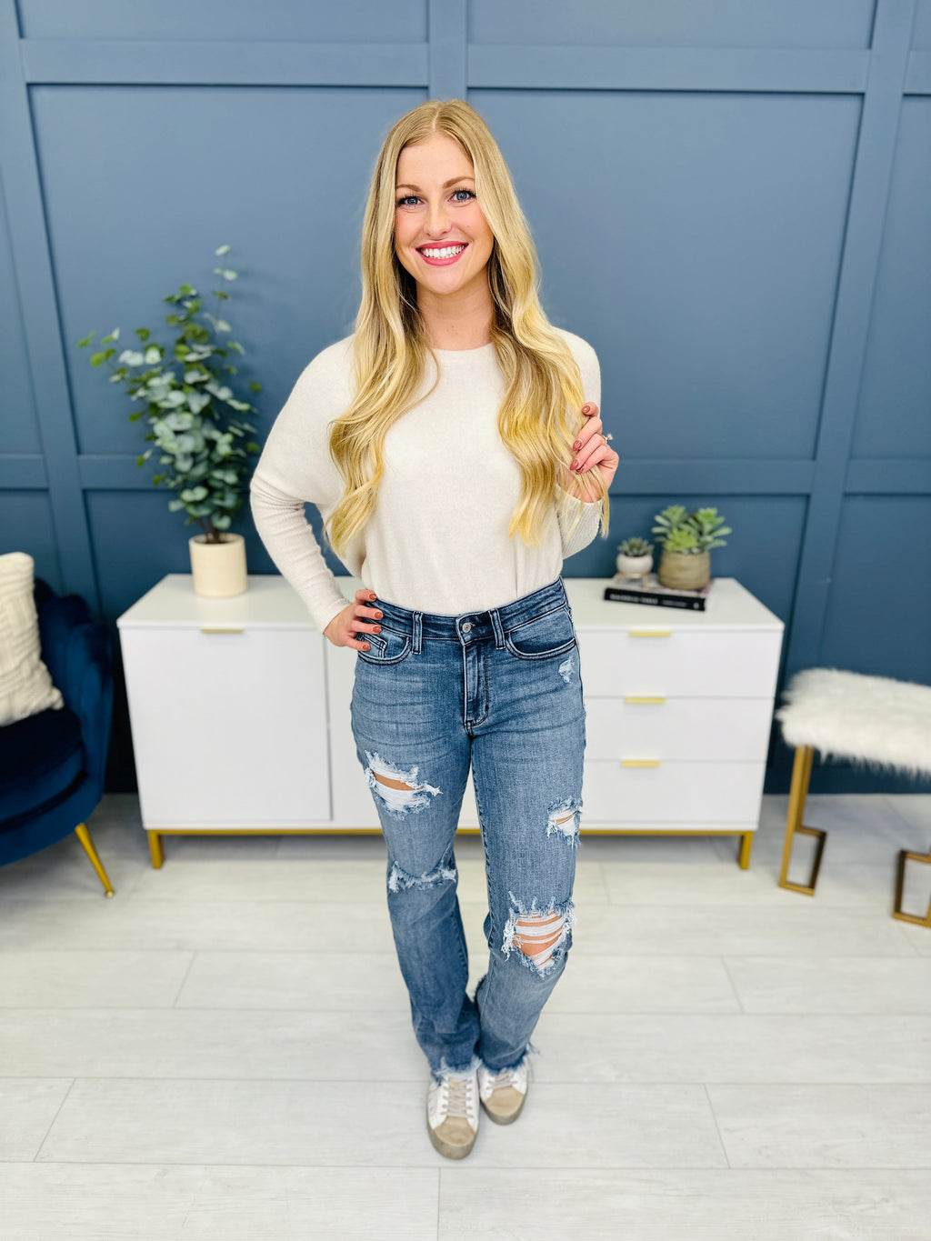 Judy Blue REG/CURVY Get Something Straight Mid Rise Jeans