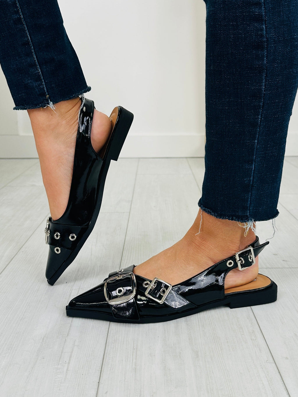 Gloss Factor Flat in Black