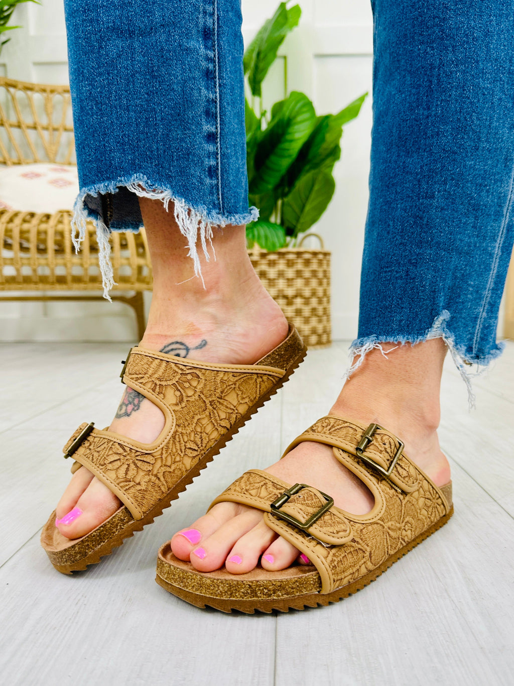 Buckled Style Sandals in Tan