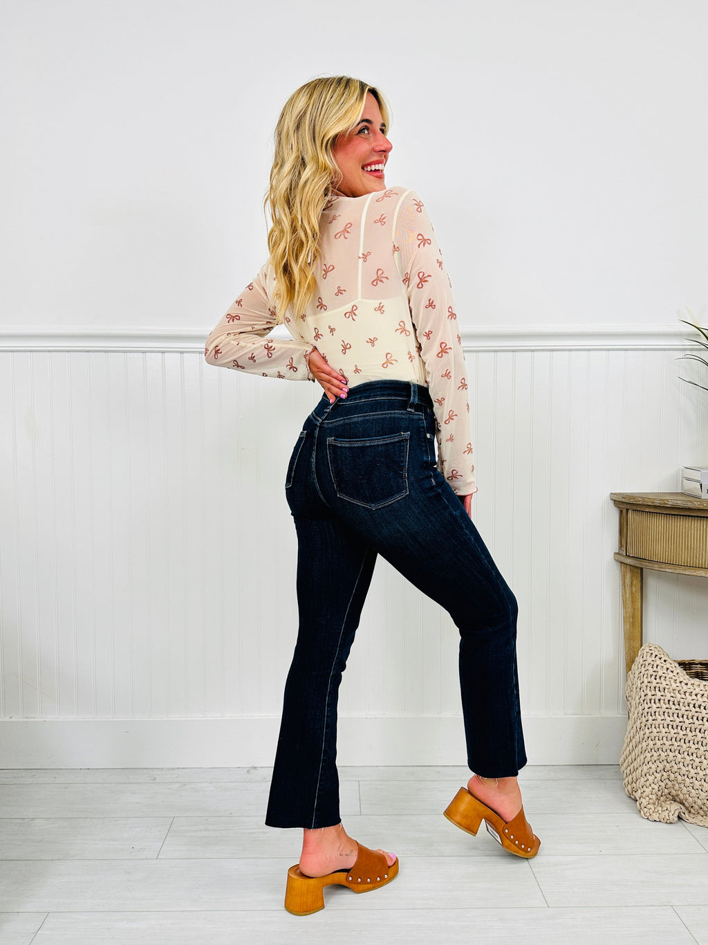 Feeling Fall Cropped Straight Tummy Control Jeans