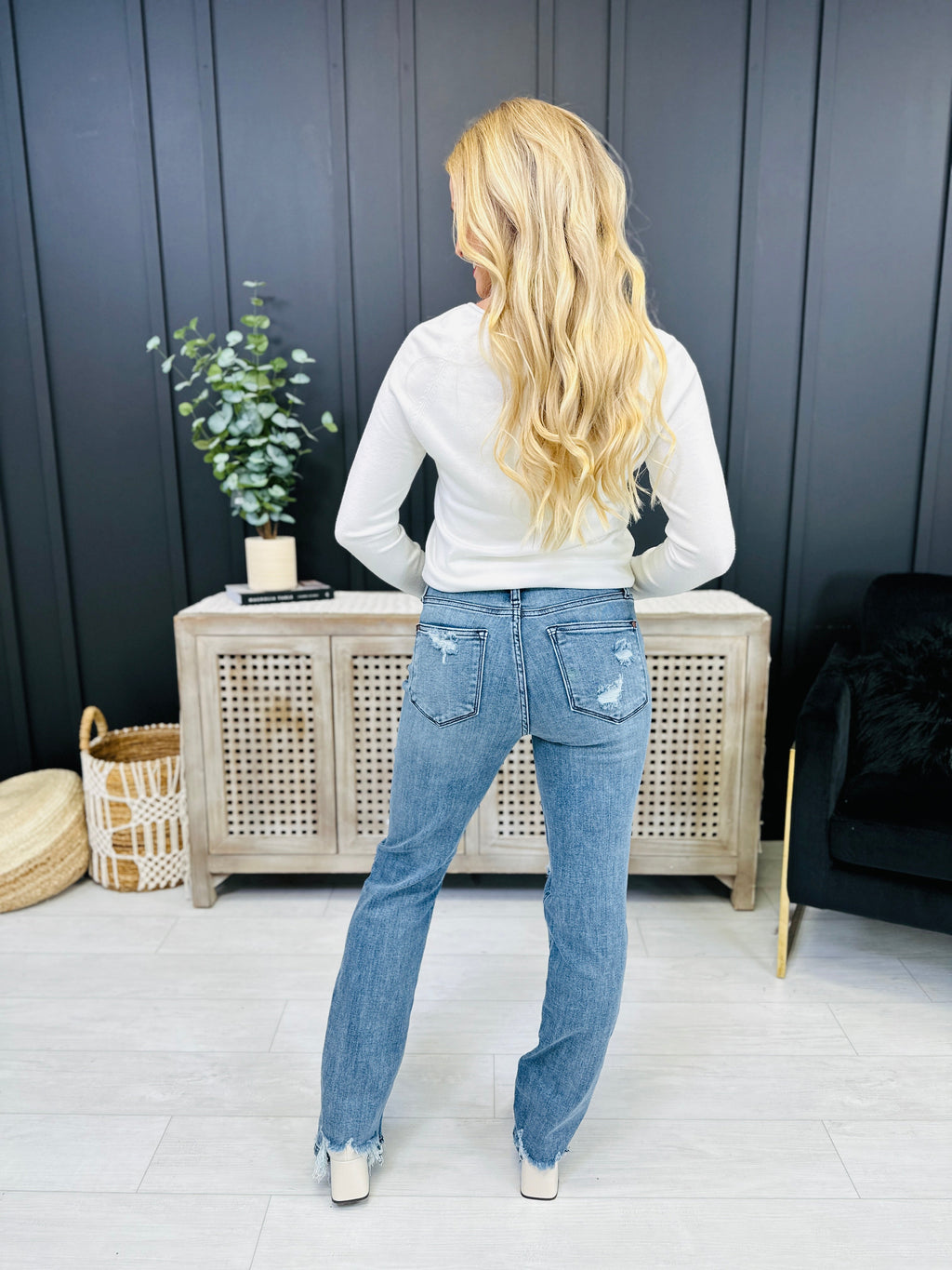 Judy Blue REG/CURVY Get Something Straight Mid Rise Jeans