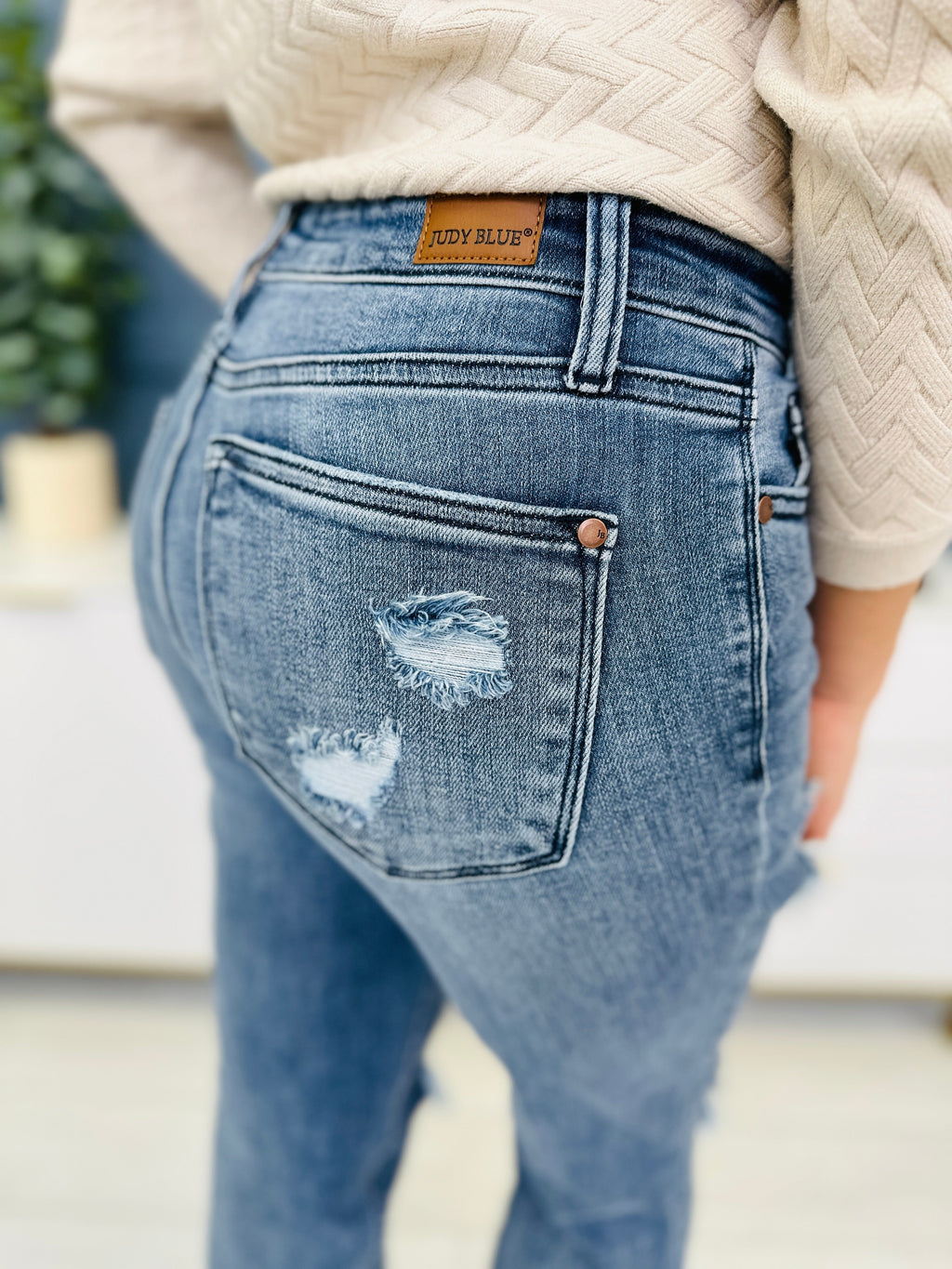 Judy Blue REG/CURVY Get Something Straight Mid Rise Jeans