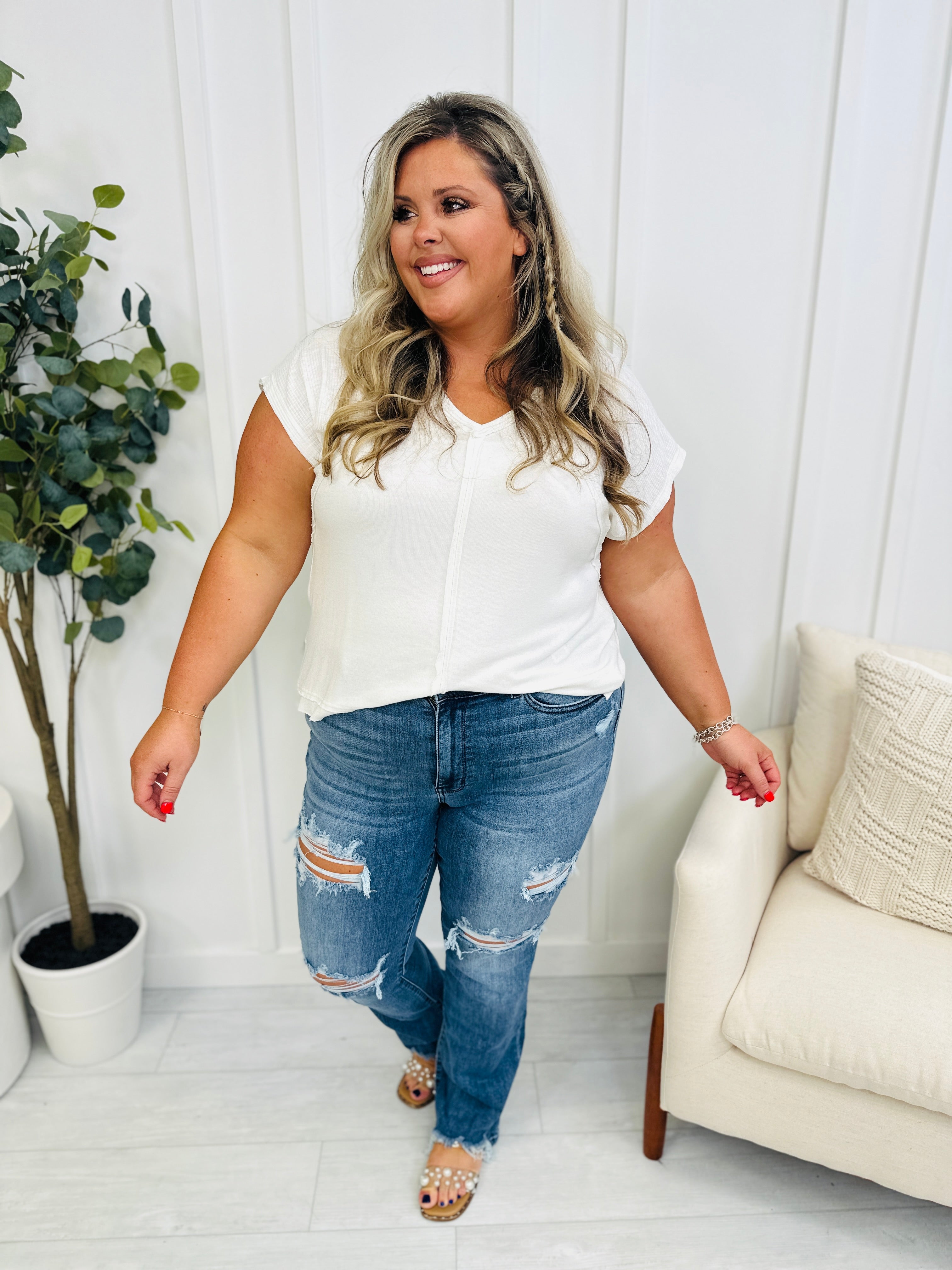 Judy Blue REG/CURVY Get Something Straight Mid Rise Jeans